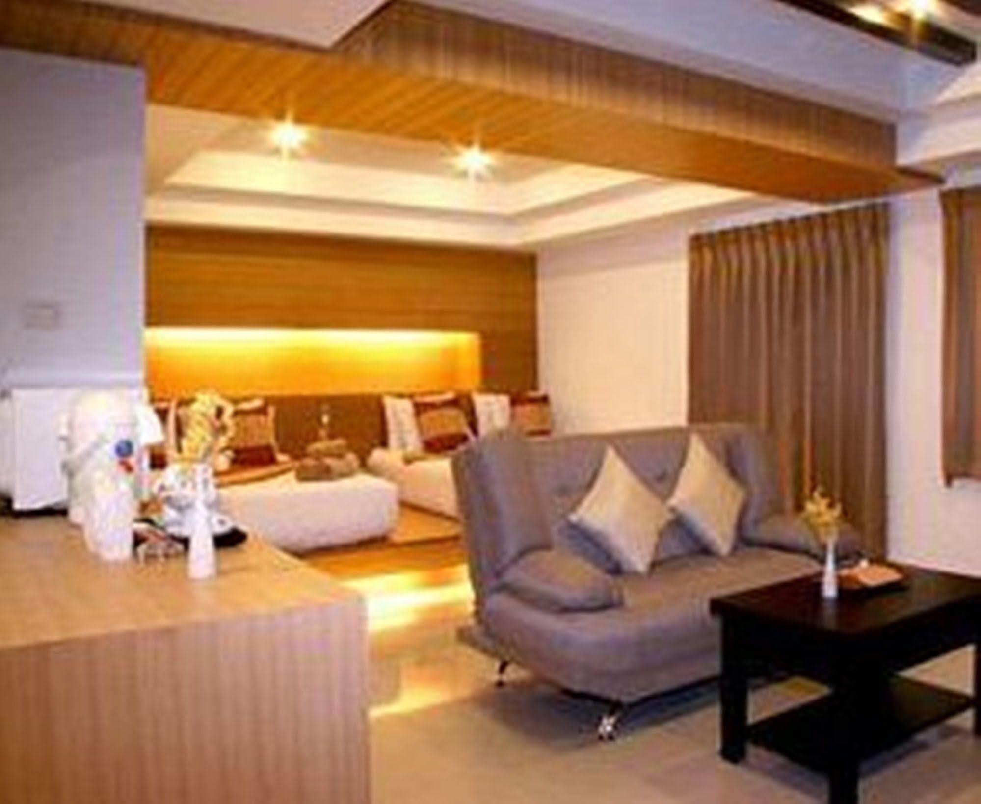 Tanawit Hotel & Spa Hua Hin Esterno foto